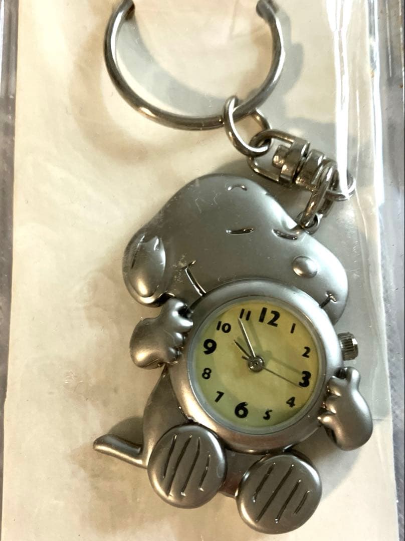 スヌーピー シルバーキーホルダーアナログ時計　電池式