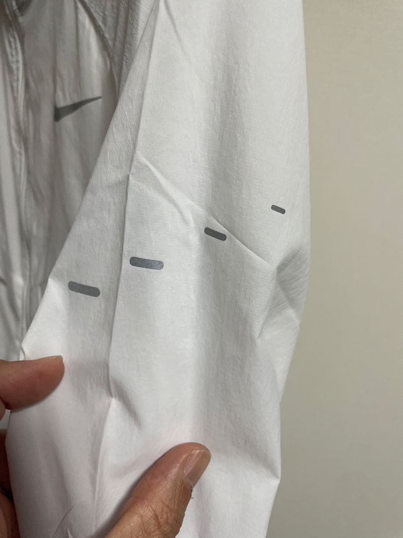 NIKE ストライド　メンズ レペル UV ランニングジャケット