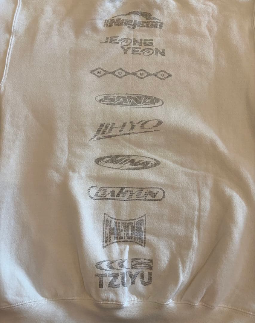 TWICE海外公演 グッズ White Crewneck Sサイズ