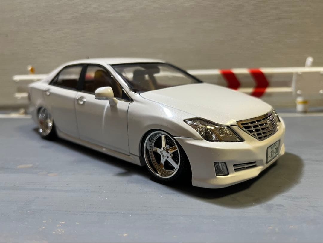 クラウン　プラモデル完成品
