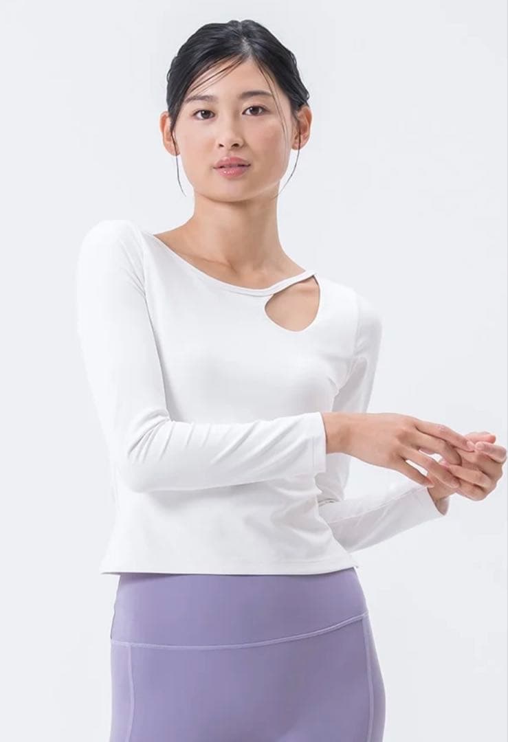 【SUKALA】カップ付きモダンカットアウトロングスリーブ