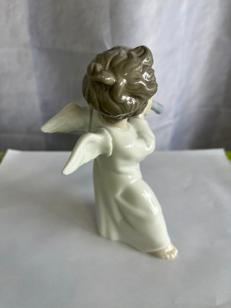 角笛を吹く天使