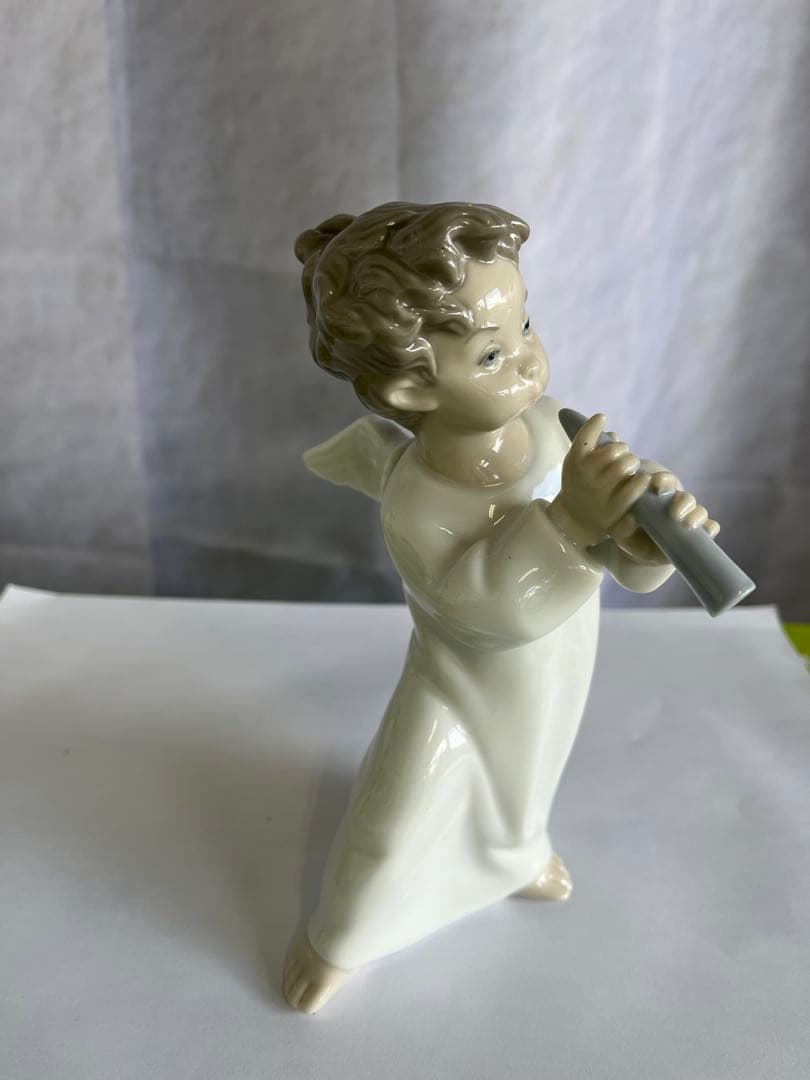 角笛を吹く天使