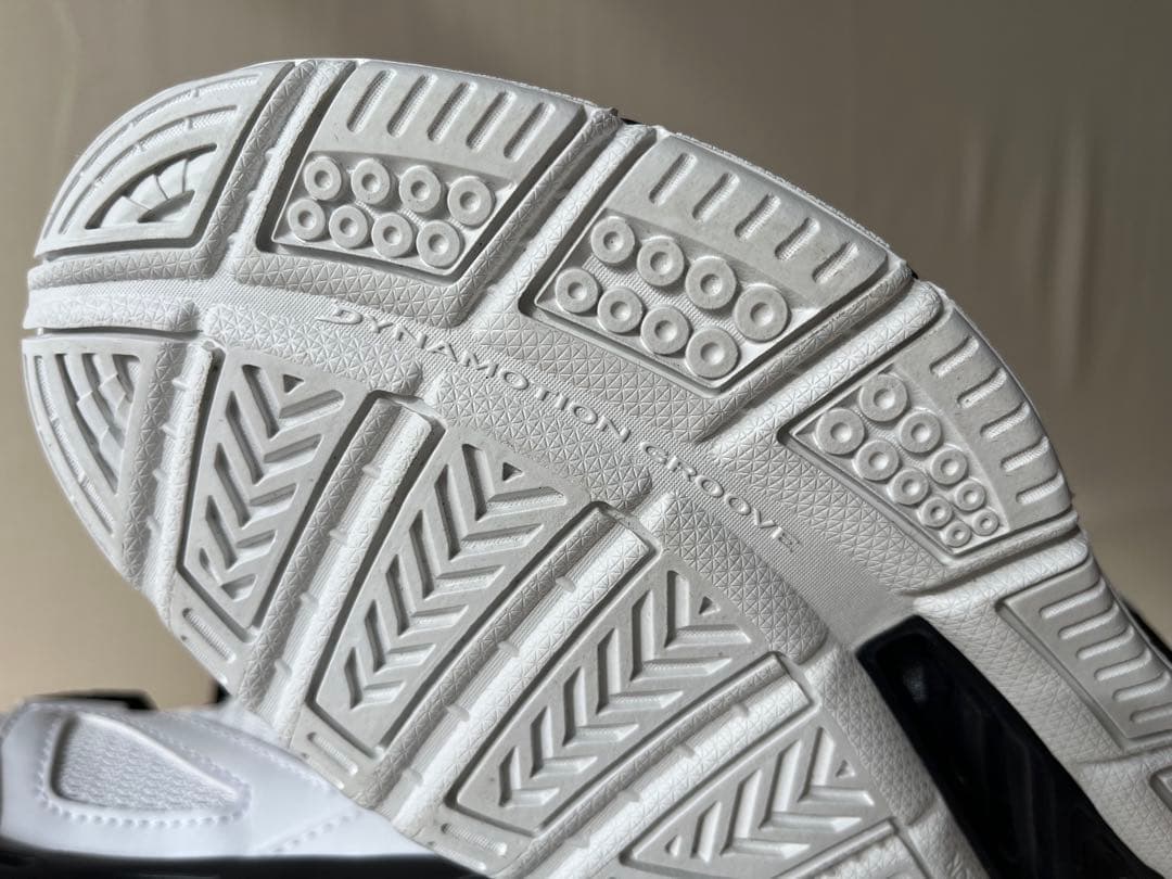 ほぼ新品 バレーボールシューズ25.0 Wave Lightning Z3