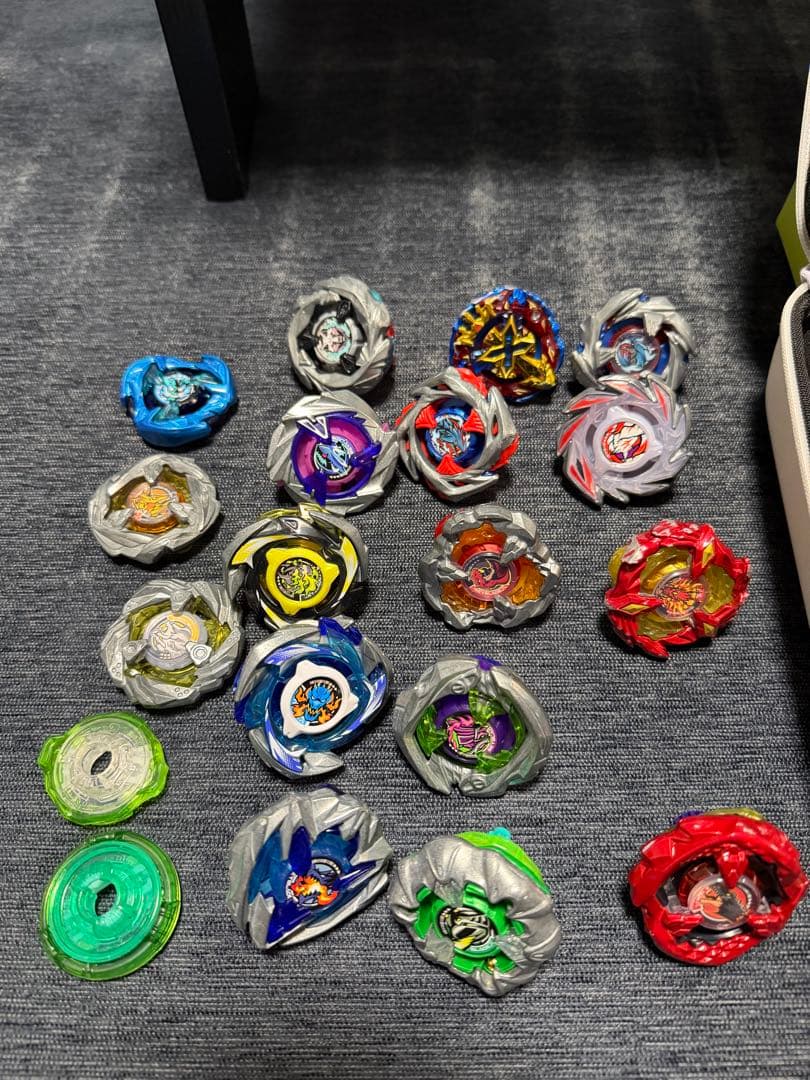 n*0様 BAYBLADE X まとめ売り、ケース