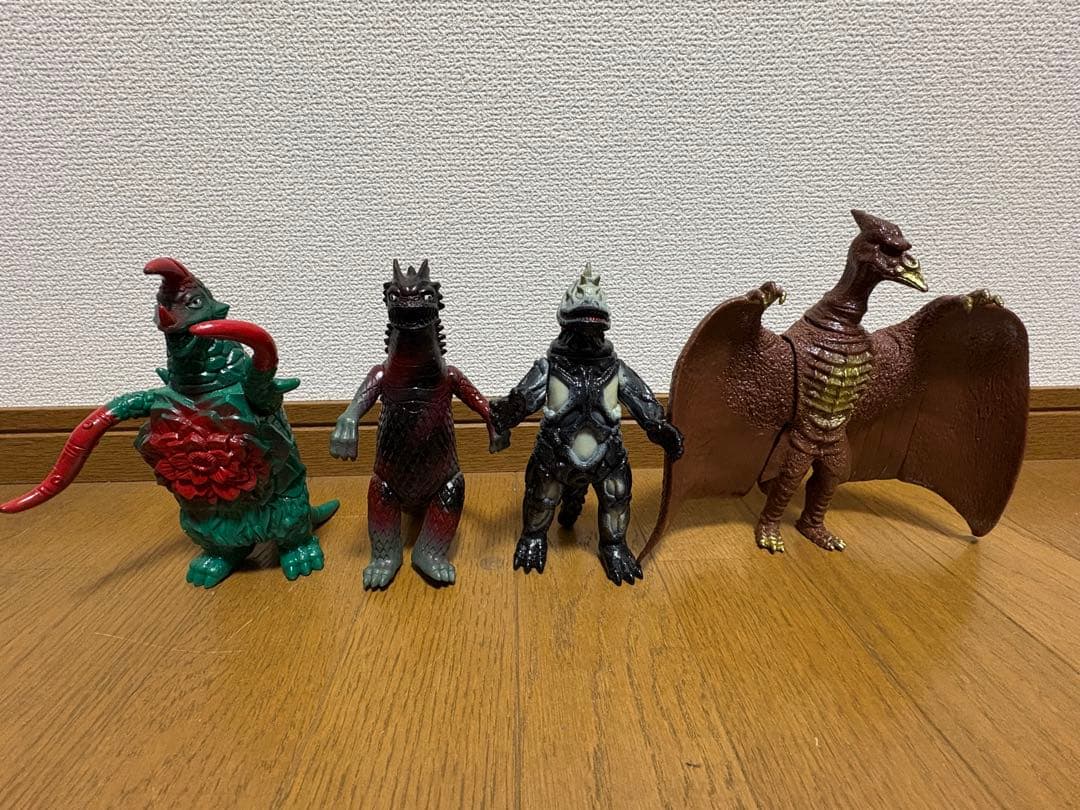 ウルトラマンシリーズ　ソフビ　怪獣　17体　年代物