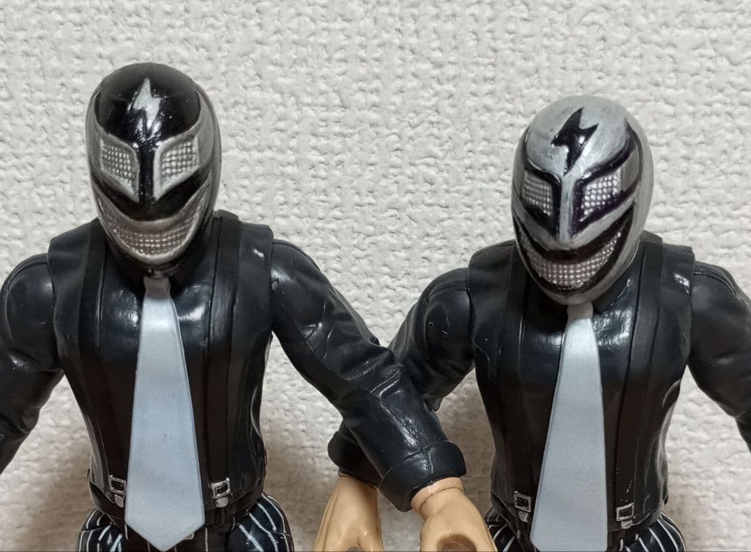 スーパーストロングマシン フィギュア 新日本プロレス 猪木 スーツ マスクマン