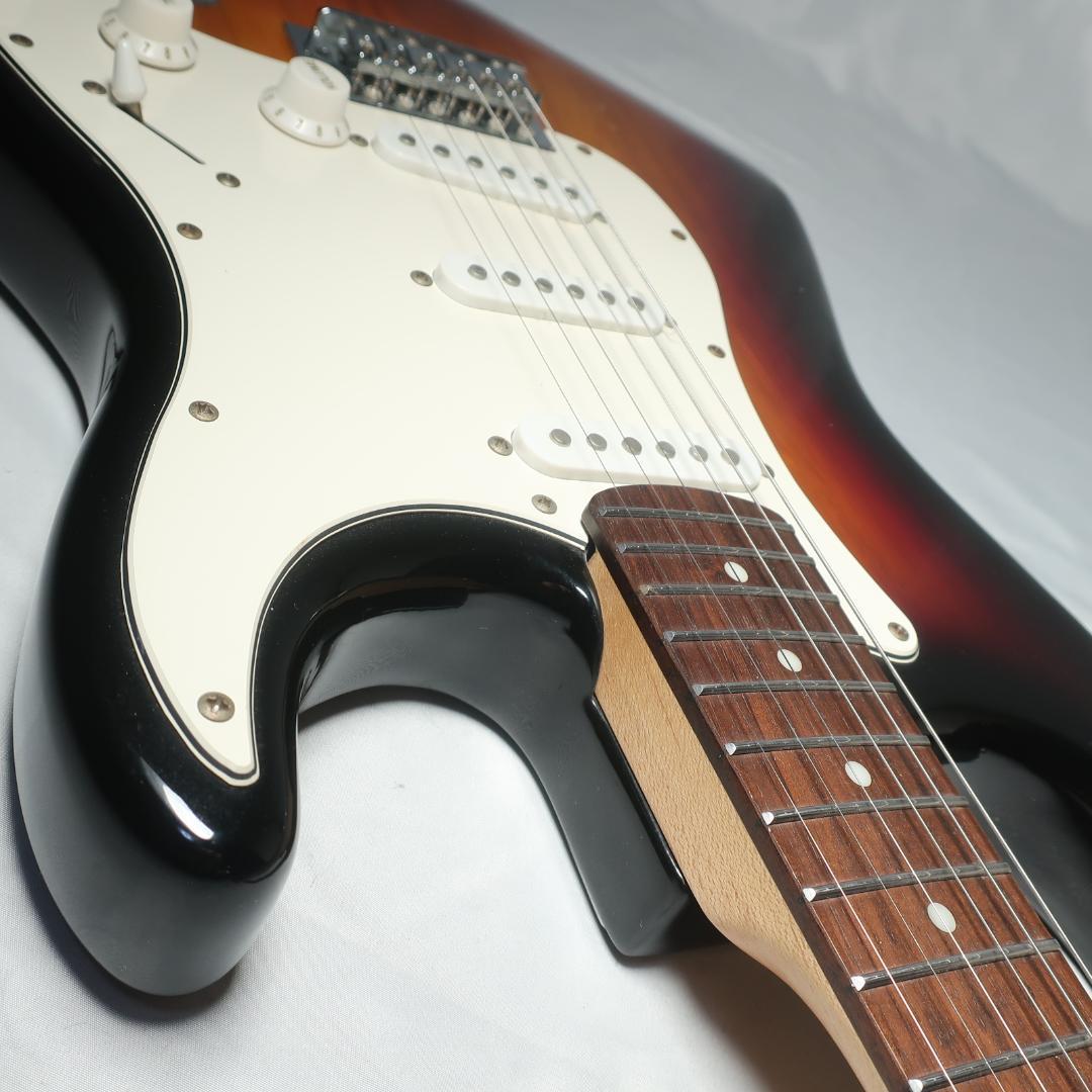 BUSKER'S エレキギター ストラトタイプ 3トーンサンバースト