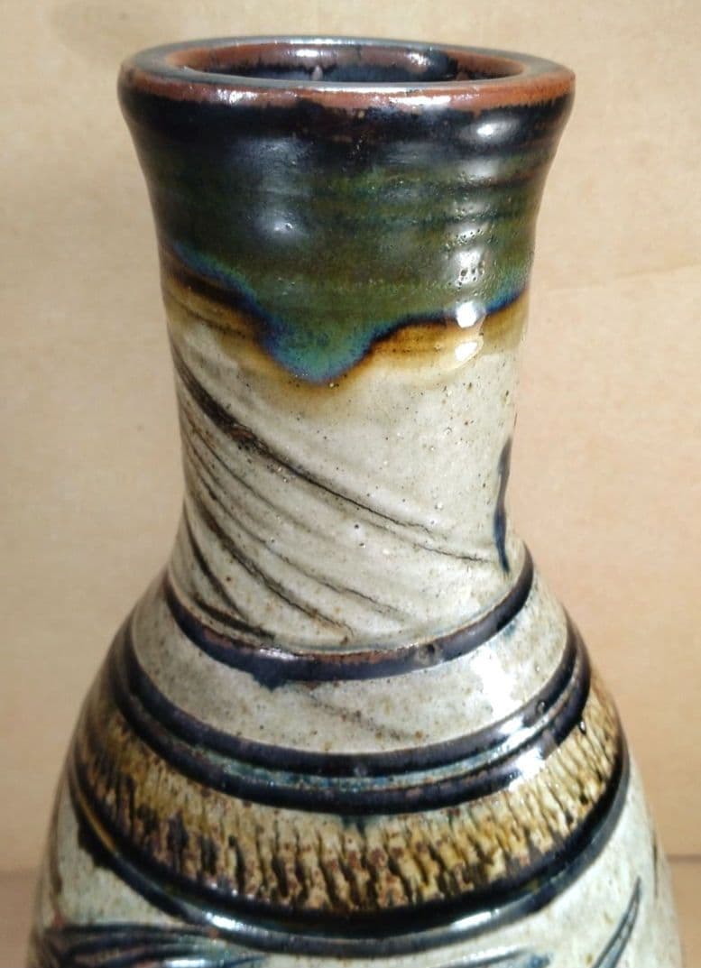 読谷初期【本物保証】金城次郎 魚紋花瓶 共箱 本人書付 h33㎝超 栞 人間国宝