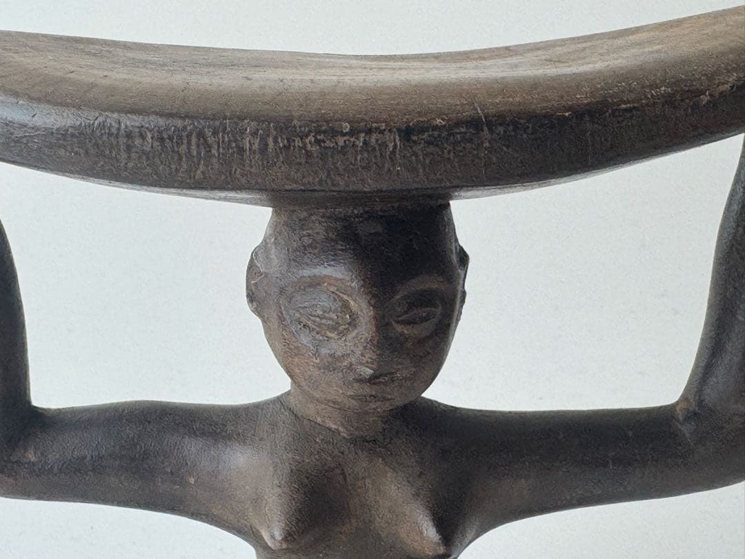 ヴィンテージ コンゴ ルバ族 ヘッドレスト 木製 女性像 セヌフォ