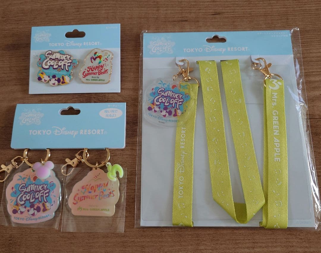 ②　ディズニー　サマークールオフ　Mrs. GREEN APPLE　キーチェーン