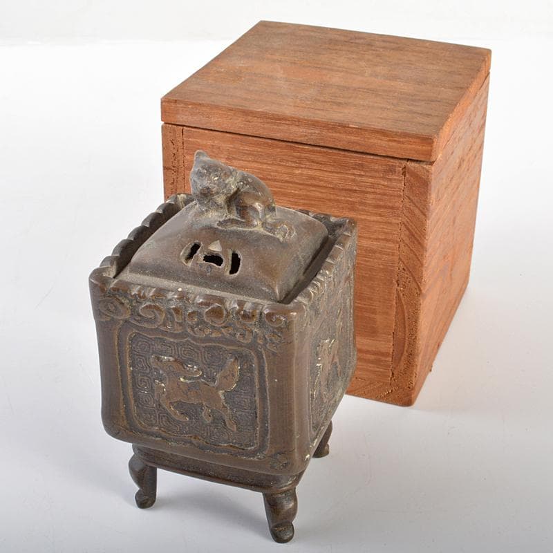 中国　大明宣徳年製款　古銅　神獣摘　神獣文　四方香炉　時代箱付　M　R6824