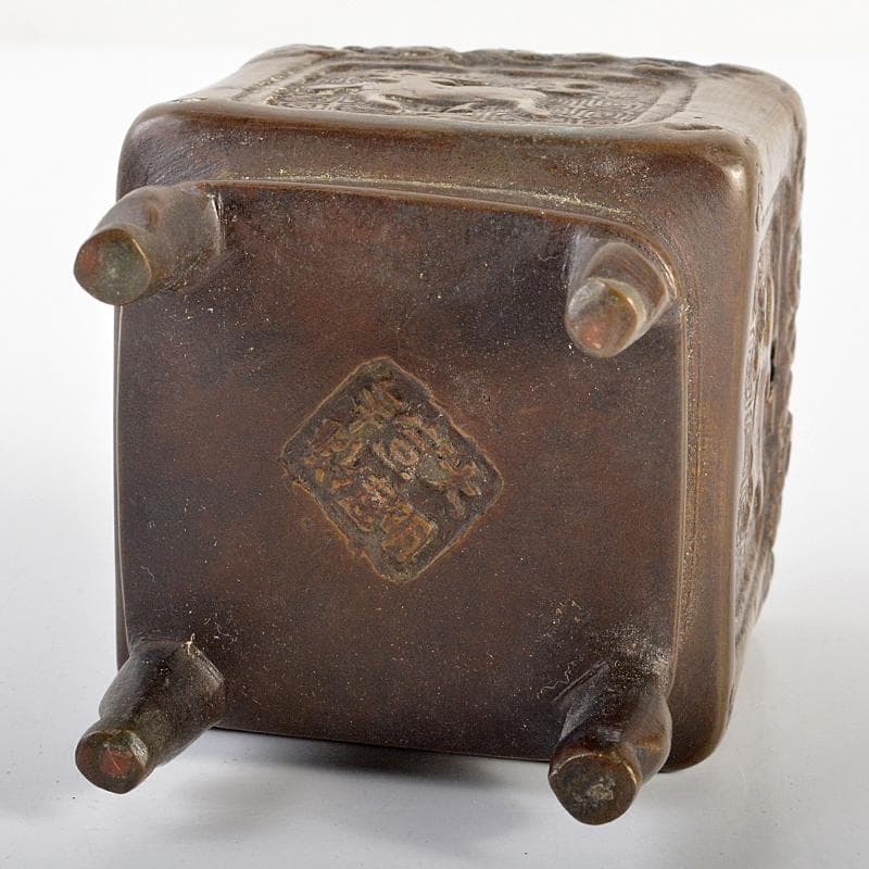 中国　大明宣徳年製款　古銅　神獣摘　神獣文　四方香炉　時代箱付　M　R6824