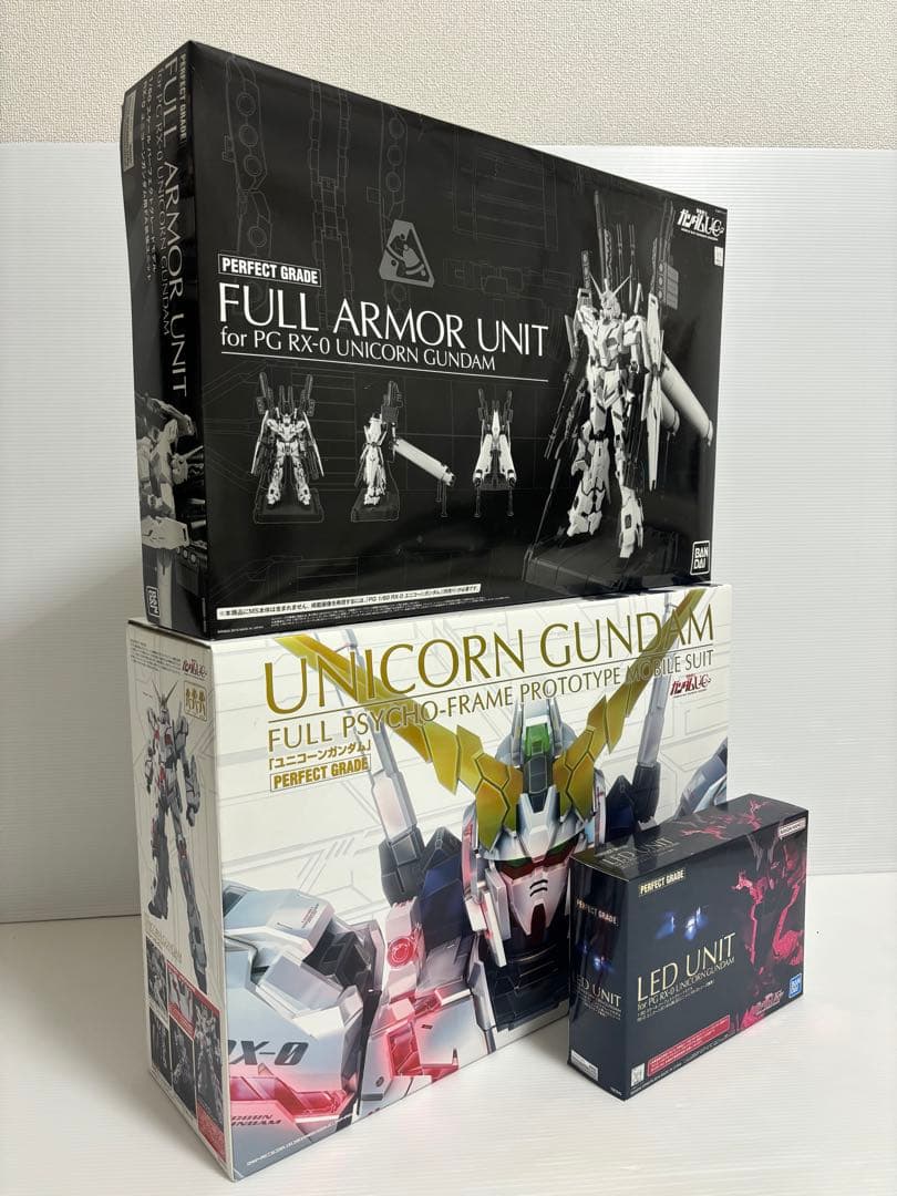 ユニコーンガンダム 1/60フィギュアプラモデルARMOR＆ RED UNIT