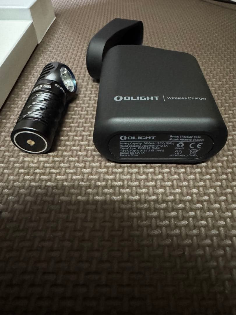 Olight Perun 3mini Premium 懐中電灯