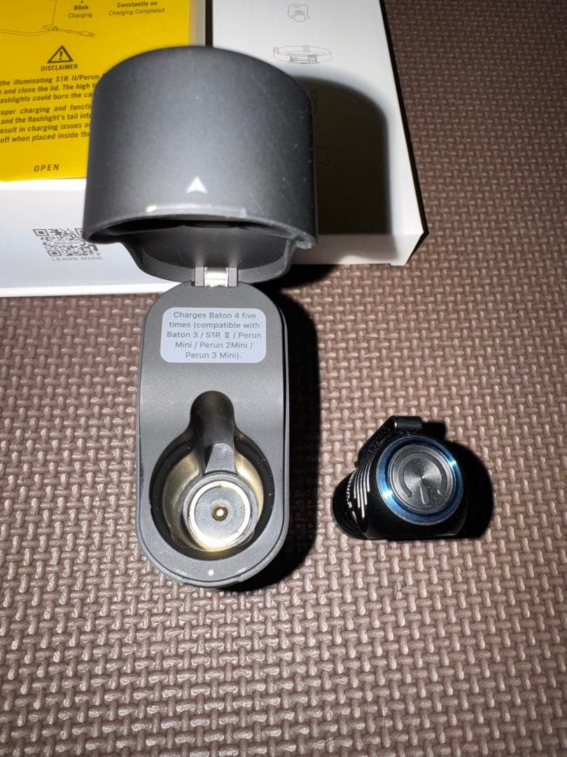 Olight Perun 3mini Premium 懐中電灯