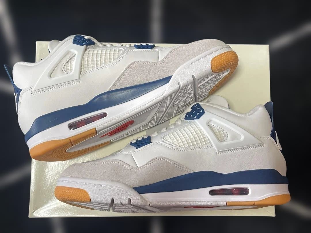 Air Jordan 4 ホワイト/ネイビー