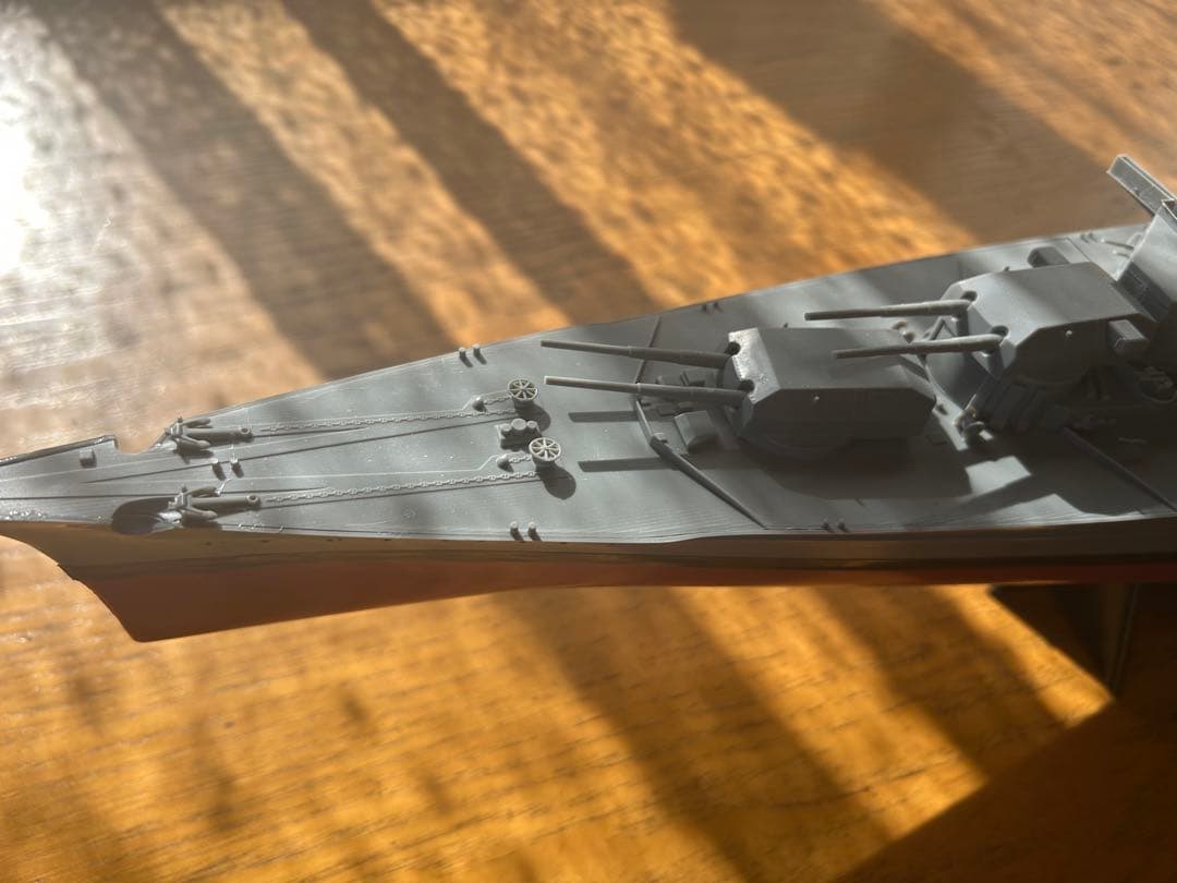 ドイツ高速戦艦ビスマルク.大西洋最大の殺し屋一発で(フッド撃沈)サイズ1/350