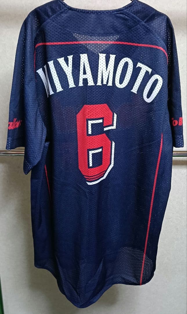 ZETT製 ヤクルトスワローズ 宮本慎也選手 ビジターユニフォーム フリーサイズ