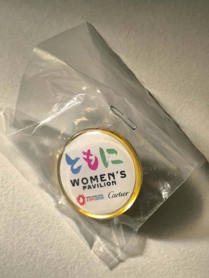 【非売品】大阪関西万博 ウーマンズパビリオン カルティエ ピンバッジ、ノート。