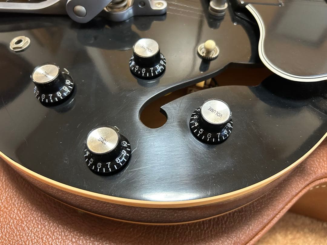 ギター ES-330 Dot VOS Ebony w/Bigsby GIBSON