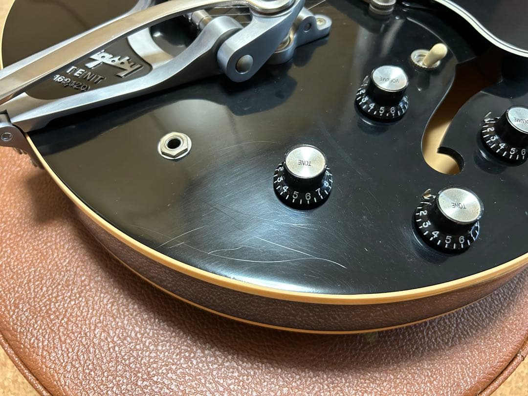 ギター ES-330 Dot VOS Ebony w/Bigsby GIBSON