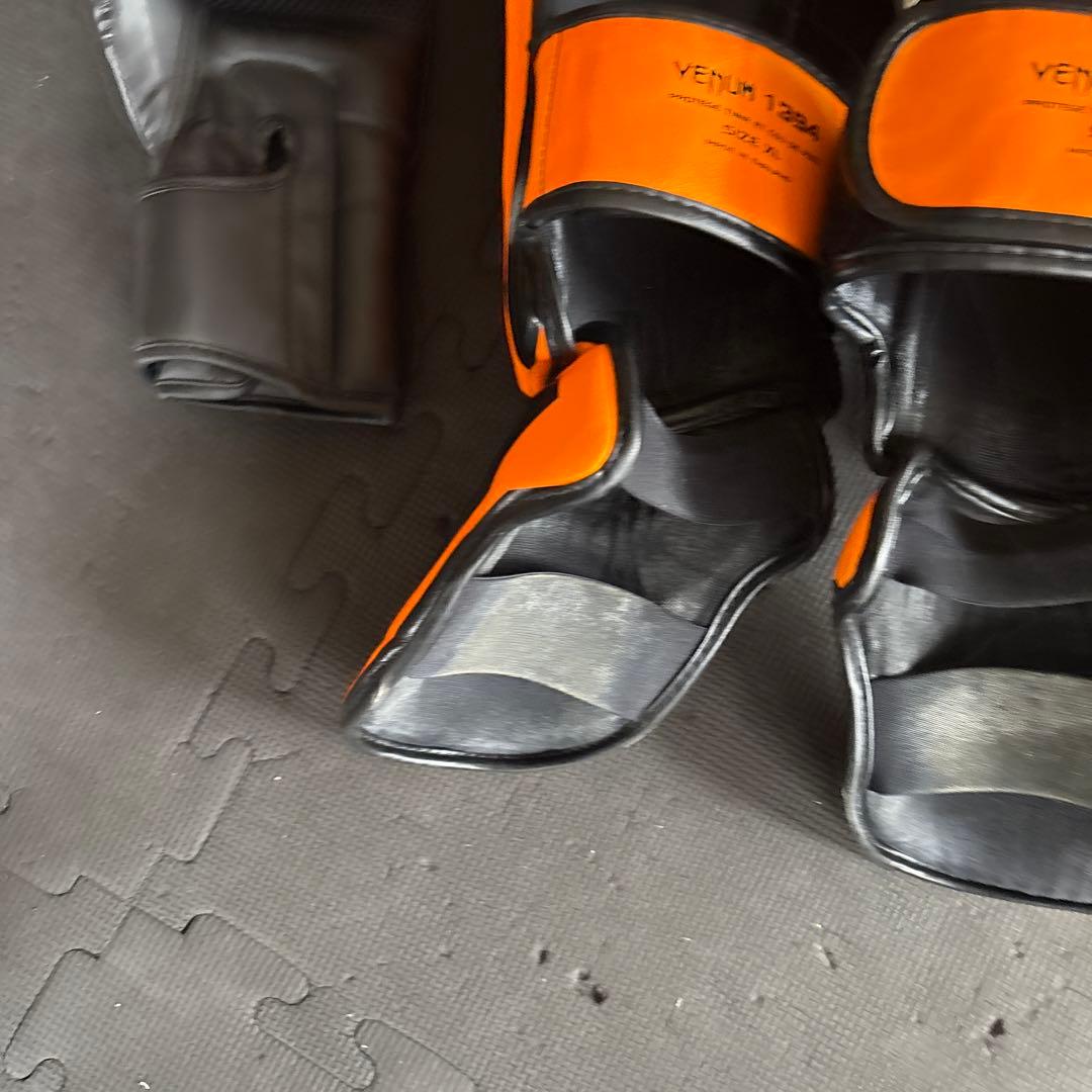 VENUM レガース　ボクシンググローブ 黒　セット