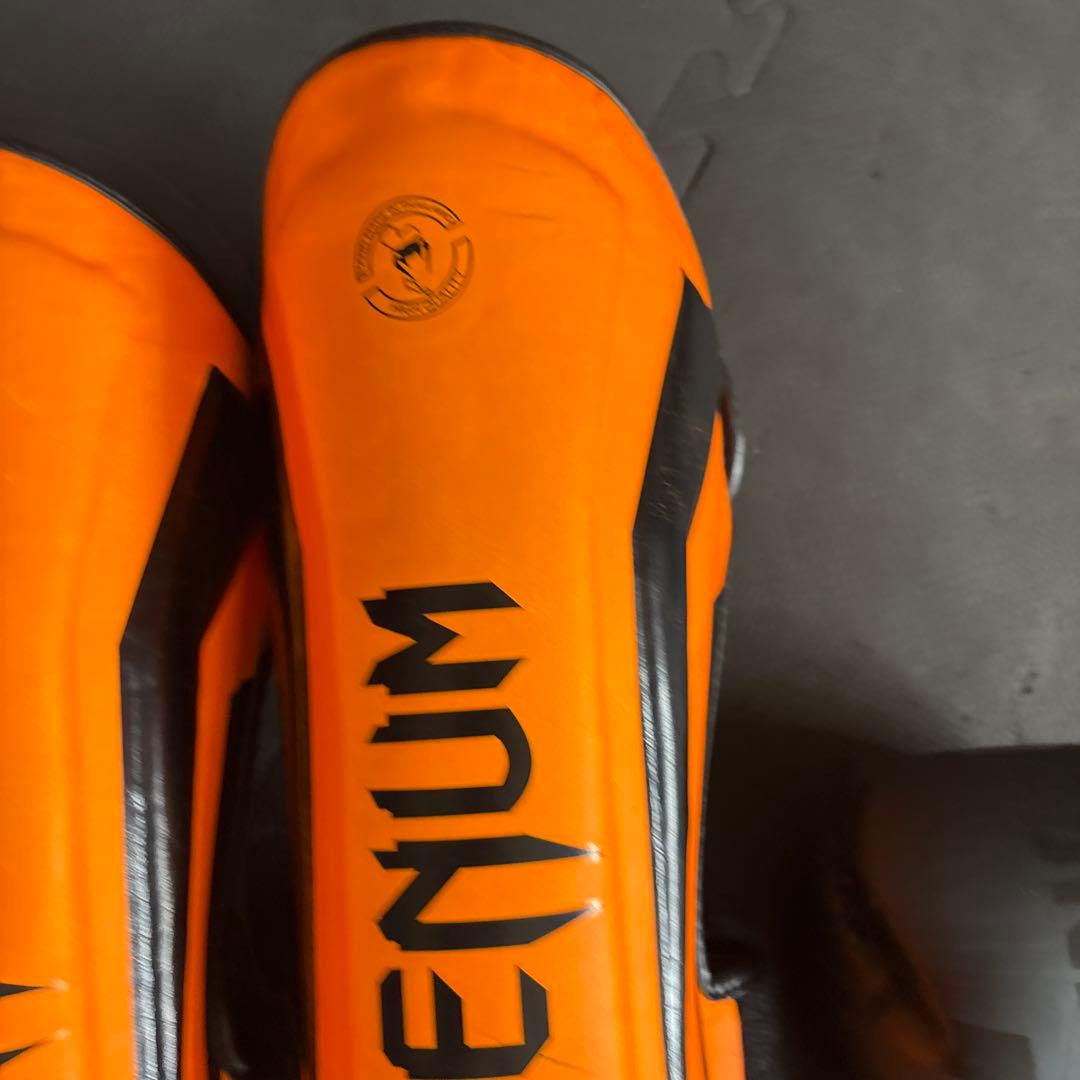 VENUM レガース　ボクシンググローブ 黒　セット