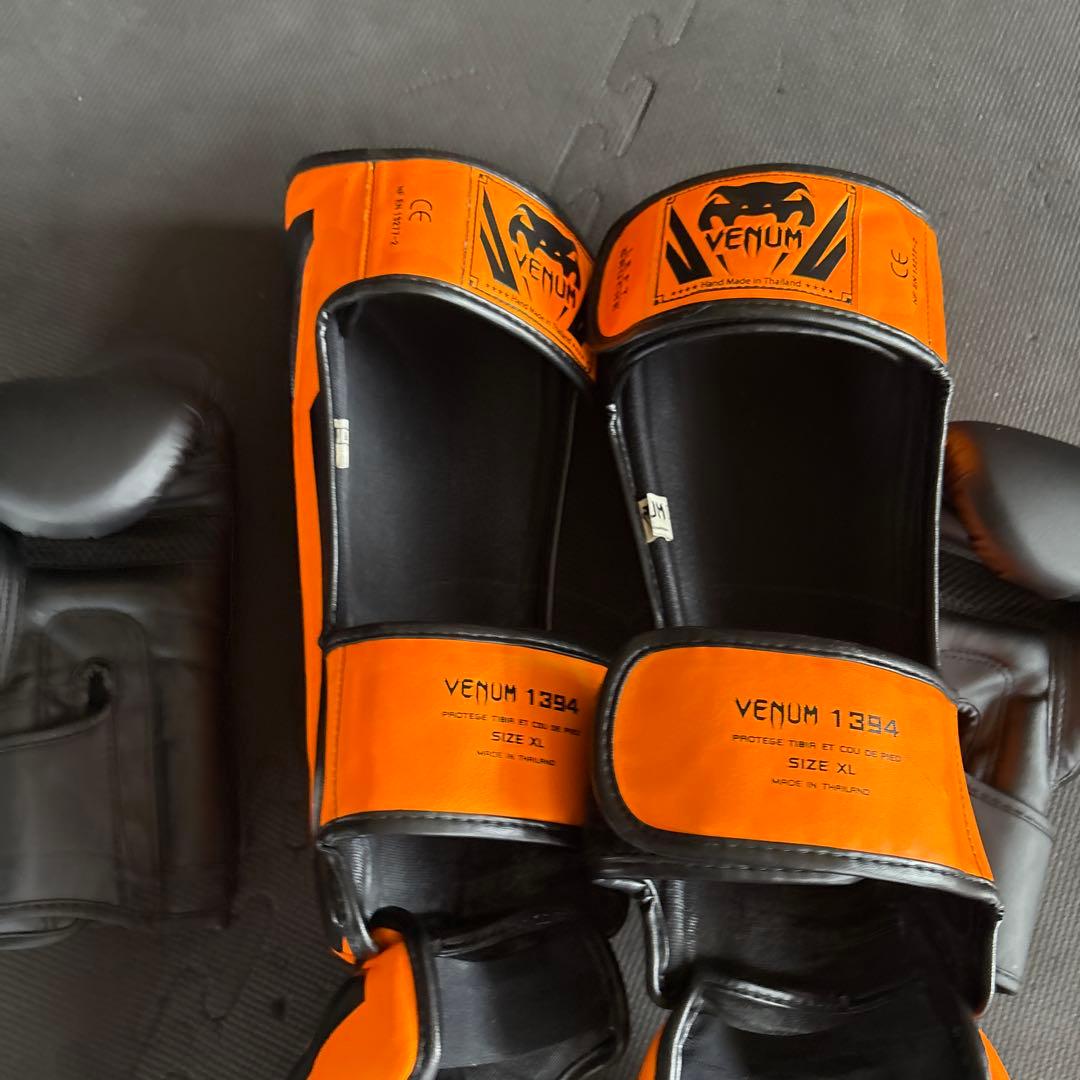 VENUM レガース　ボクシンググローブ 黒　セット