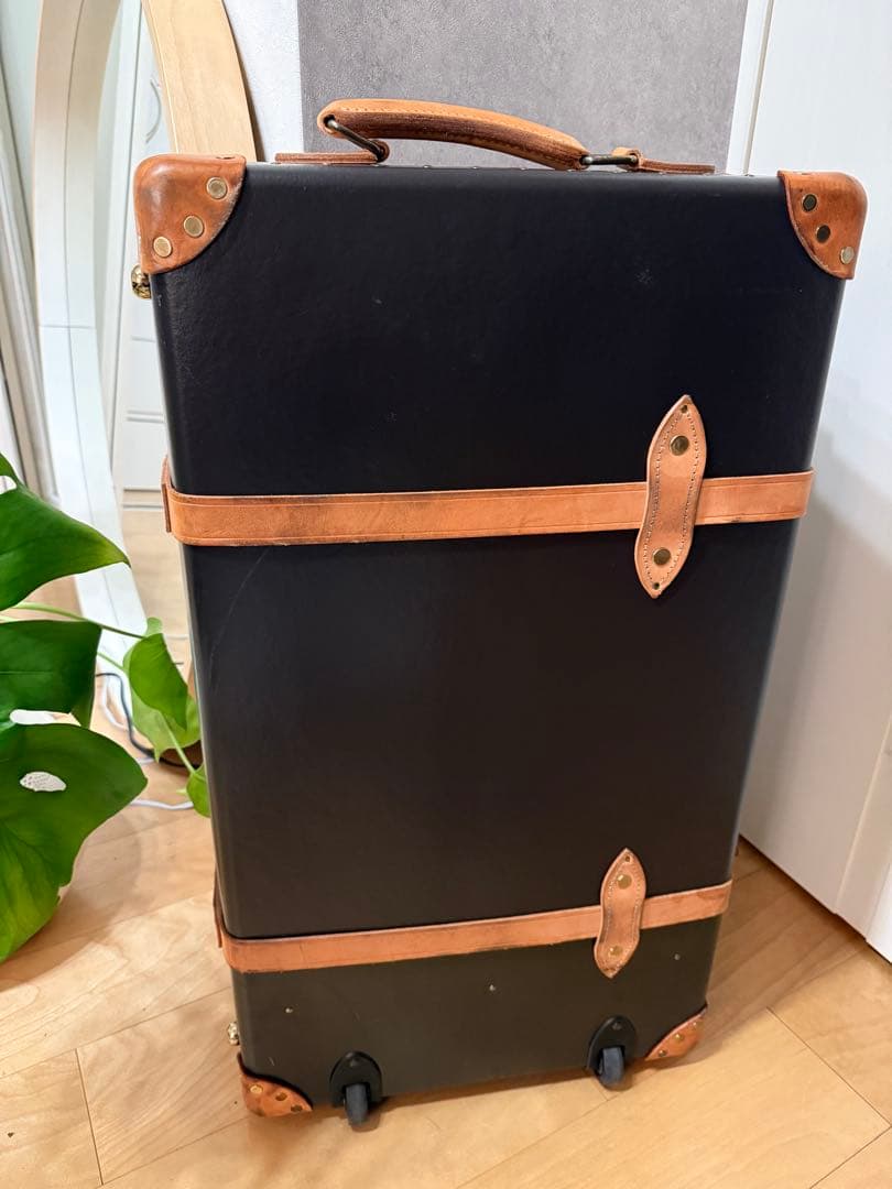 グローブトロッター ラージスーツケース74L