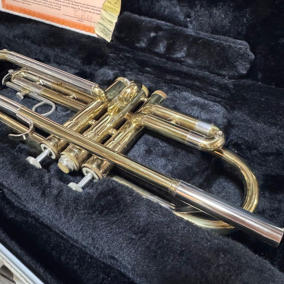 Buescher 930 トランペット 本体 ケース付き B5070 ゴールド