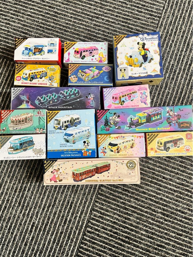 ディズニーリゾート　トミカ　28箱