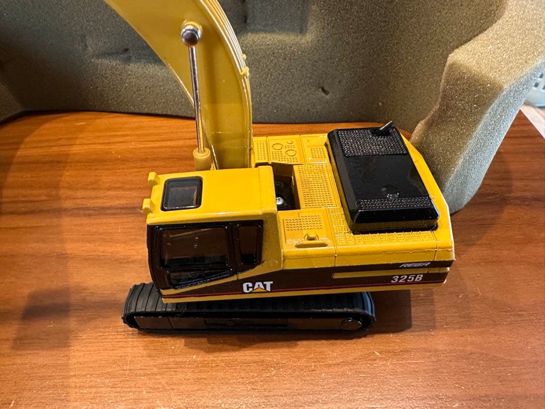 三菱 CAT325B REGA油圧ショベル CAT320油圧ショベル、ミニチュア