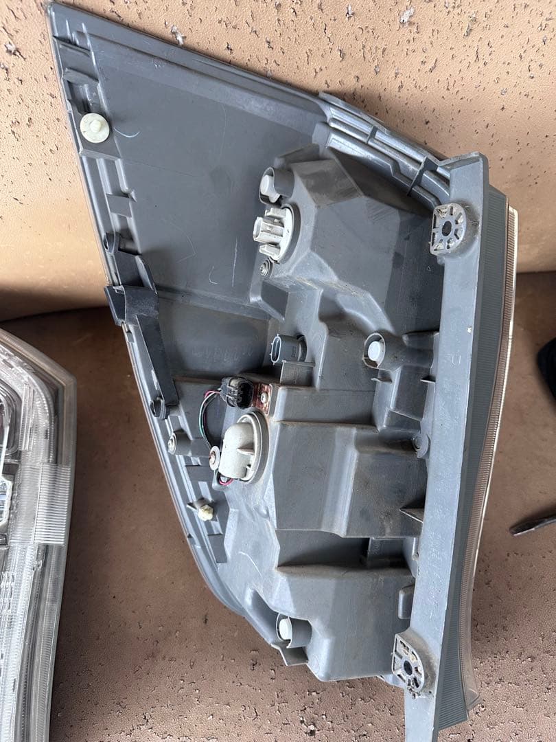 ステップワゴン　テールランプ　右左セット