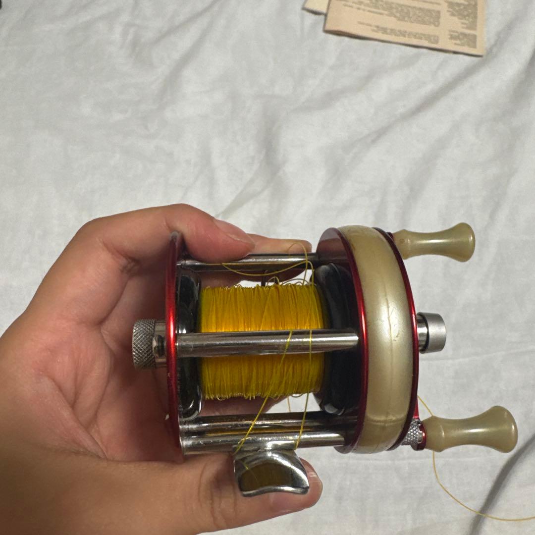 Ambassadeur 1750 A レッドリール　ジャンク品