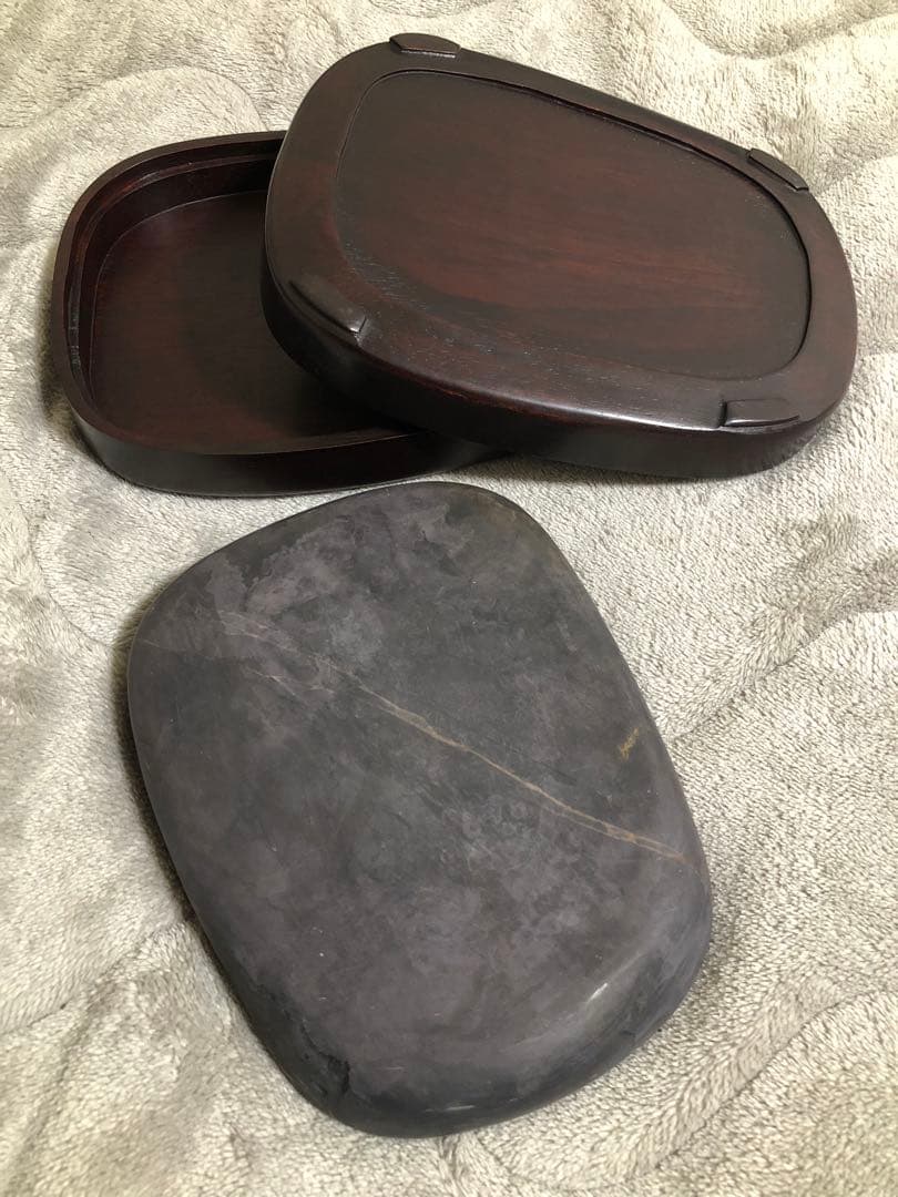 硯【端渓硯　胭脂暈・蕉葉白・火捺・金綫など】◆6.5吋◆上質箱◆旧老坑水巌坑美石