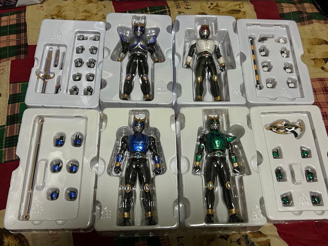 真骨彫 仮面ライダークウガ ドラゴンフォーム ペガサスフォーム タイタンフォーム