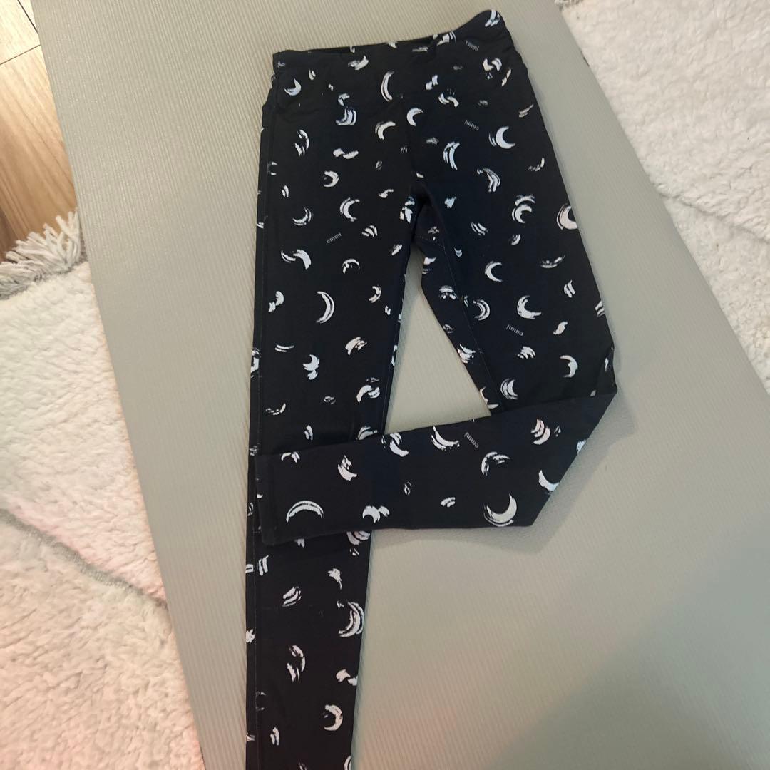 Emmi ムーン柄　ヨガウエアセットアップ