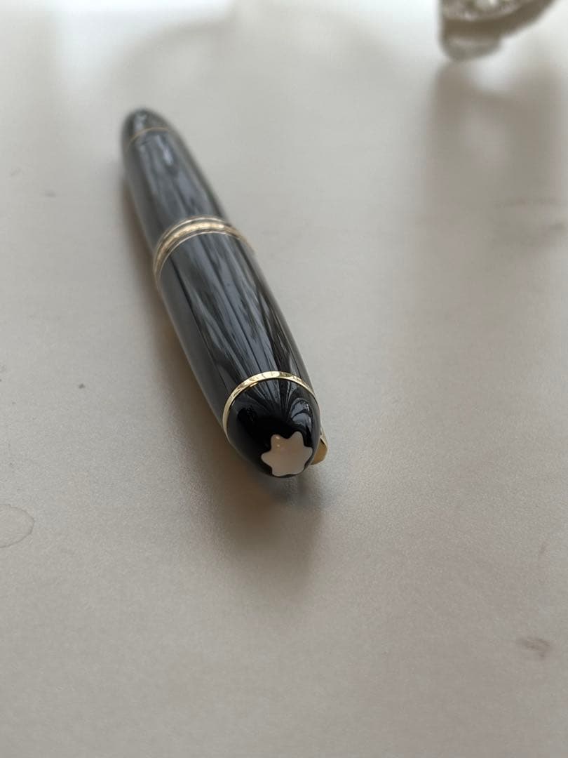 モンブラン マイスターシュテュック ル・グラン 146 万年筆 M 中白　14K