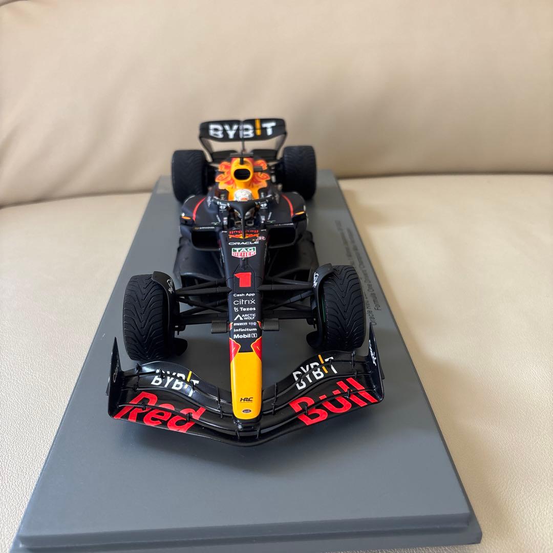 1/18 スパーク レッドブルRB18 M.フェルスタッペン