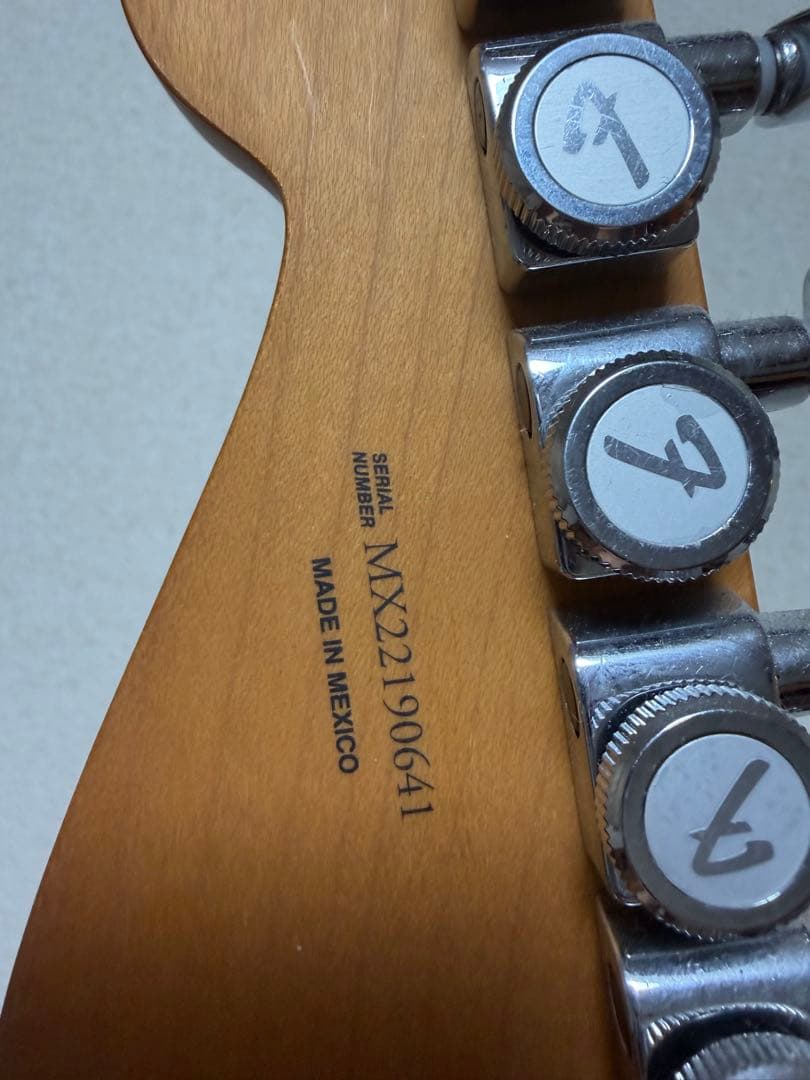 Fender Stratocaster アイボリー