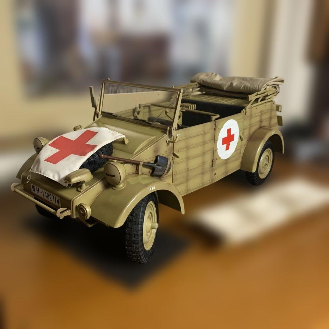 キューベルワーゲン 担架付き ドラゴン製アンビュランスモデル 「１／６」❗️