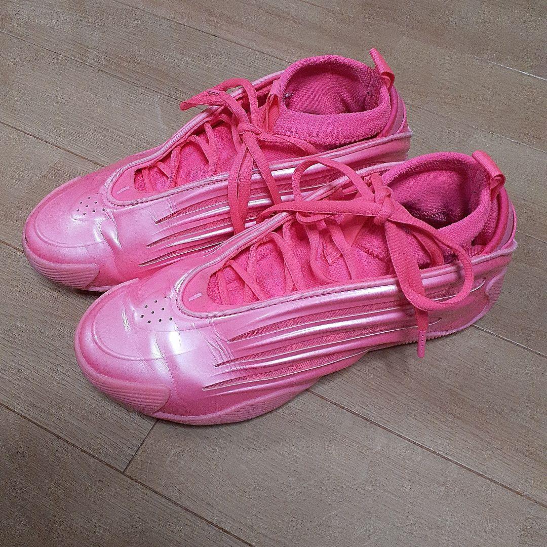 ピンク ハイカット スポーツシューズ