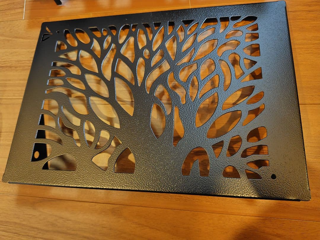 【新品未使用】BLACK DESIGN アイアンプレート　ツリー柄　2枚セット