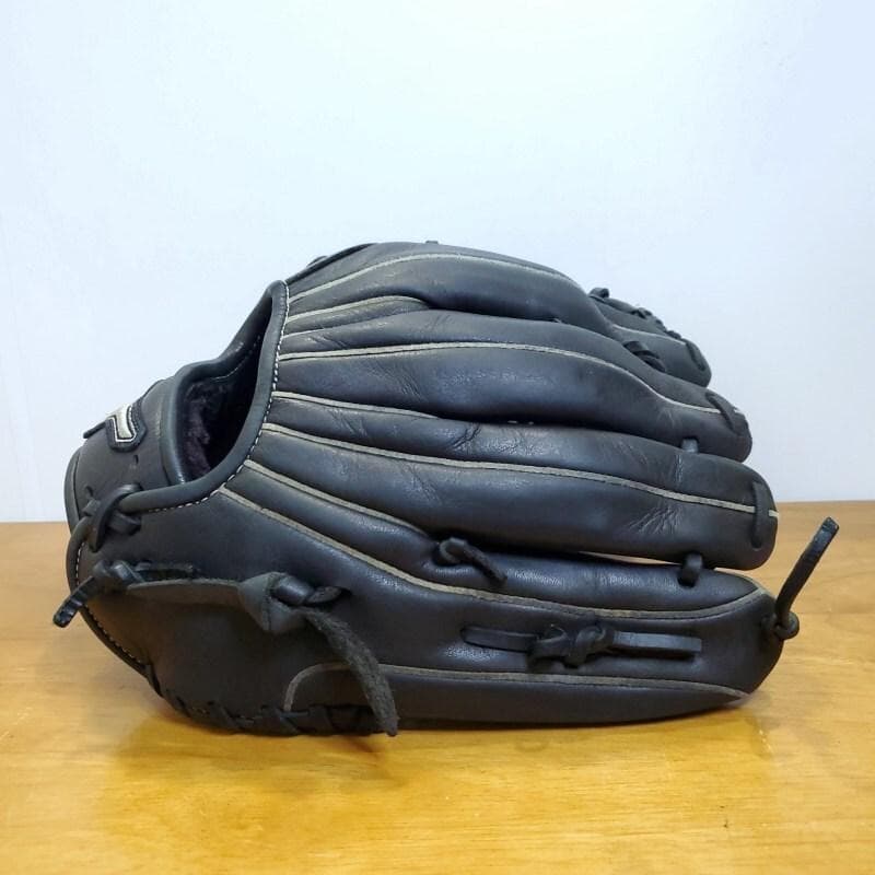 ミズノ イチローモデル プラチナカラー 左投げ用 児童用 外野用 軟式グローブ