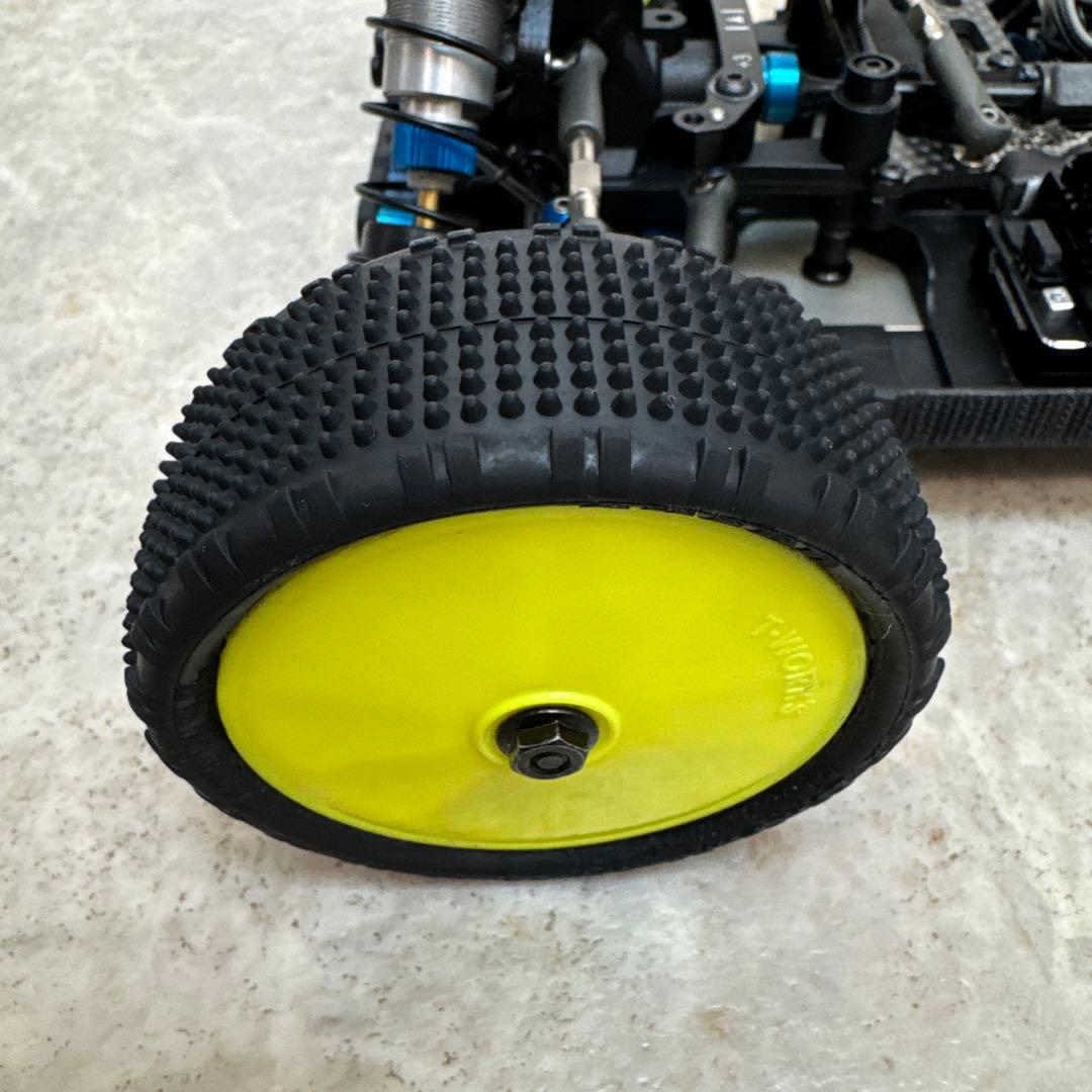 アソシRC10 B74.2 CE 4WD バギー 組立済みシャーシ(メカ無し)