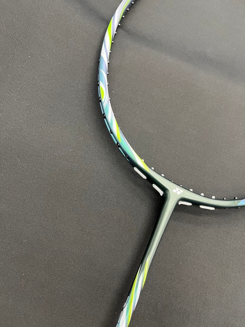 4ug5 アストロクス100TVA 新品未使用　ヨネックス