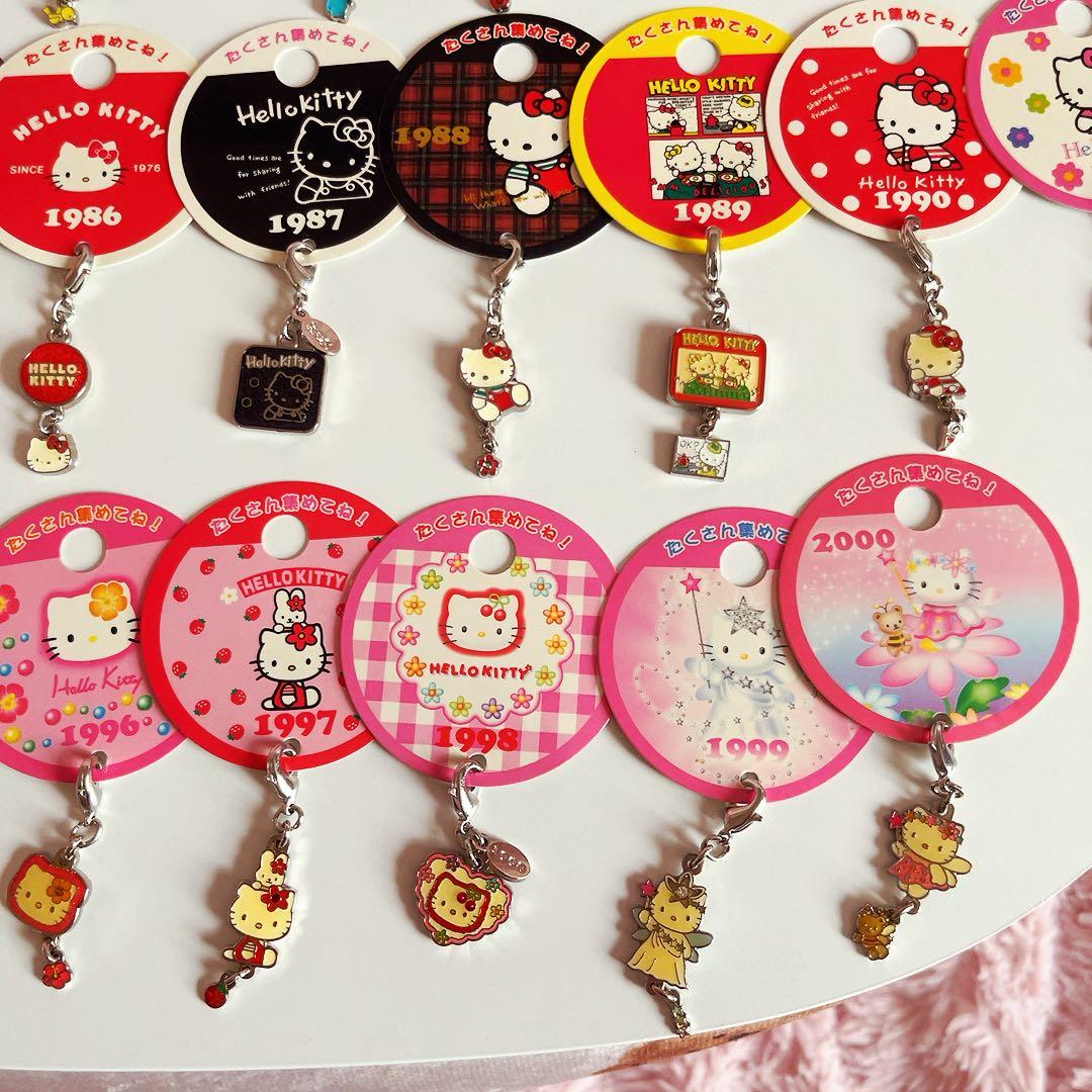 希少レア　ハローキティ　ヒストリカルチャーム　2009 歴代キティ　2009