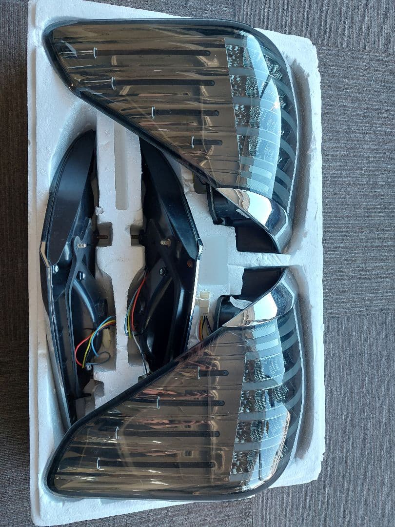 20 アルファード、ヴェルファイア LED リアテール ランプ