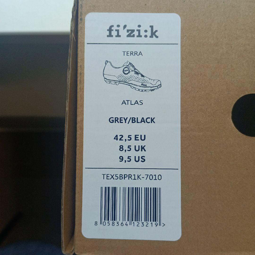 fi'zi:k SPDシューズ 「TERRA ATLAS」グレー/ブラック